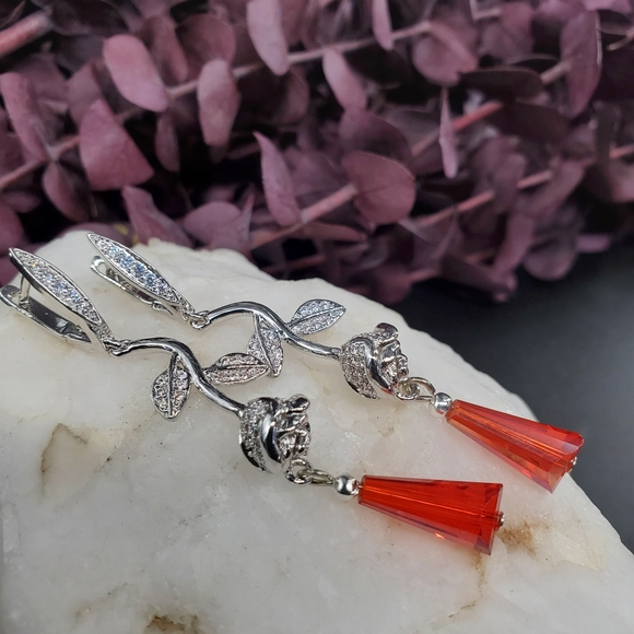 Rhodium/white Goldplated Earrings White Topaz/ Swarovski Red Crystals - Picture 9 of 11